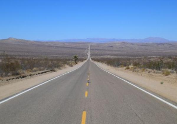 endless-road-death-valley