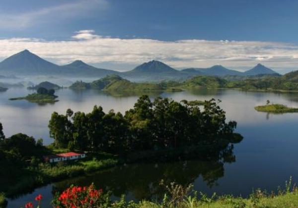 uganda---lake-mutanda-1
