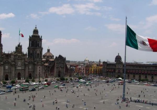 hauptplatz-in-mexiko-city