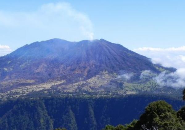 turrialba-vulkan-mit-rauch