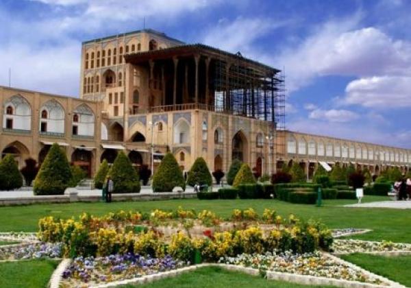 isfahan-naqsche-jahan-palatz-(2)