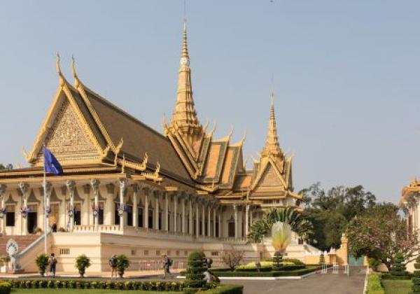 cambodia-phnom-penh--royal-palace