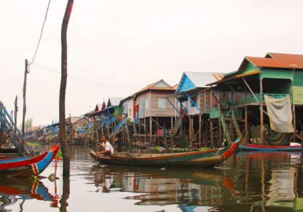 cambodia-tonle-sap-kompong