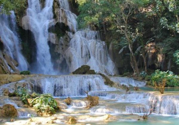 laos-khuangsi-waterfall