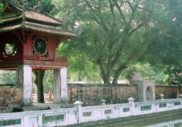 vn-hanoi-literature-temple