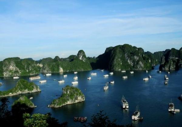 vn-halong-overview-2