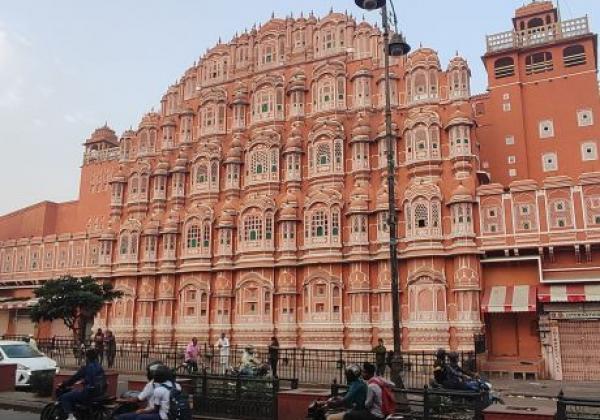 aaa-64-hawa-mahal