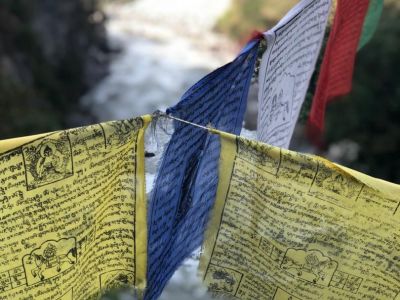 bhutan-gebetsfahnen