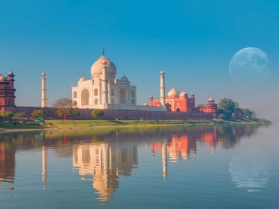 5-taj-mahal-mit-mond-800x522