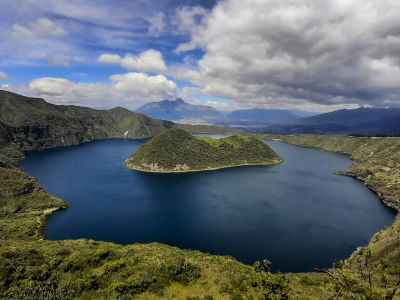 cuicocha-lagoon